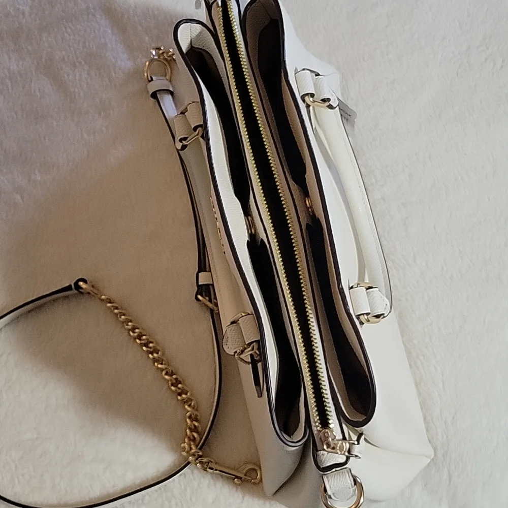 🌸HOST PICK🌸COACH MINI - LILLIE CARYALL BAG - Picture 7 of 16